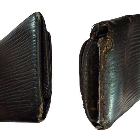 Louis Vuitton Black Epi 4 Key Holder Wallet - Picture 7 of 7